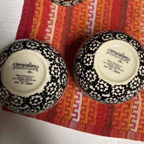 Cups and stand - Picture 2 of 5